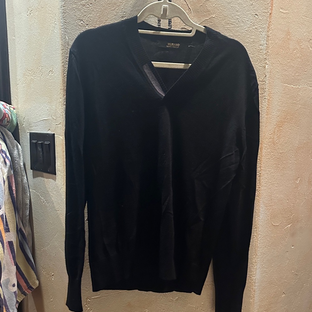 Murano Men's V-Neck Sweater in Black